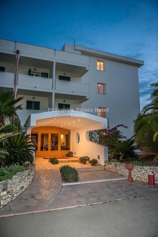 Pellegrino Palace Hotel Vieste Bagian luar foto